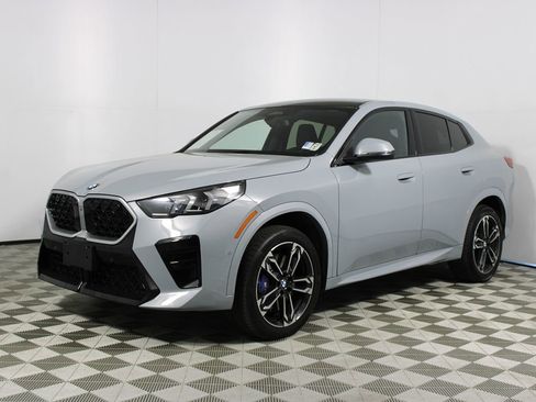 Used 2025 BMW X2 xDrive28i image 3