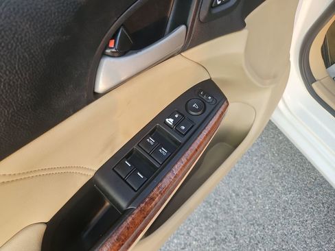 Used 2012 Honda Accord EX-L image 18