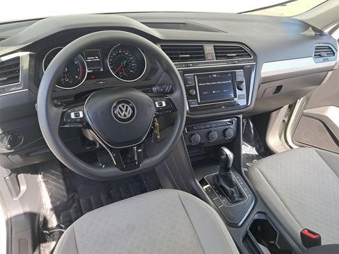 Used 2020 Volkswagen Tiguan S image 11