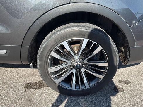 Used 2017 Ford Explorer Platinum AWD/4WD image 17