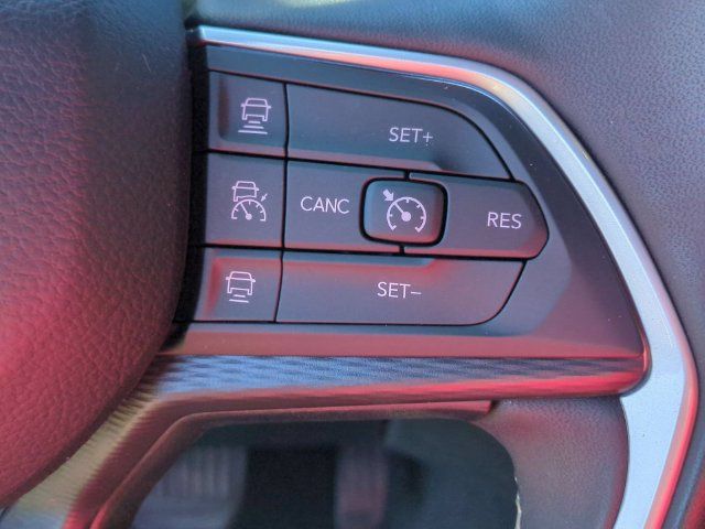 Used 2023 Jeep Grand Cherokee Altitude AWD/4WD image 20