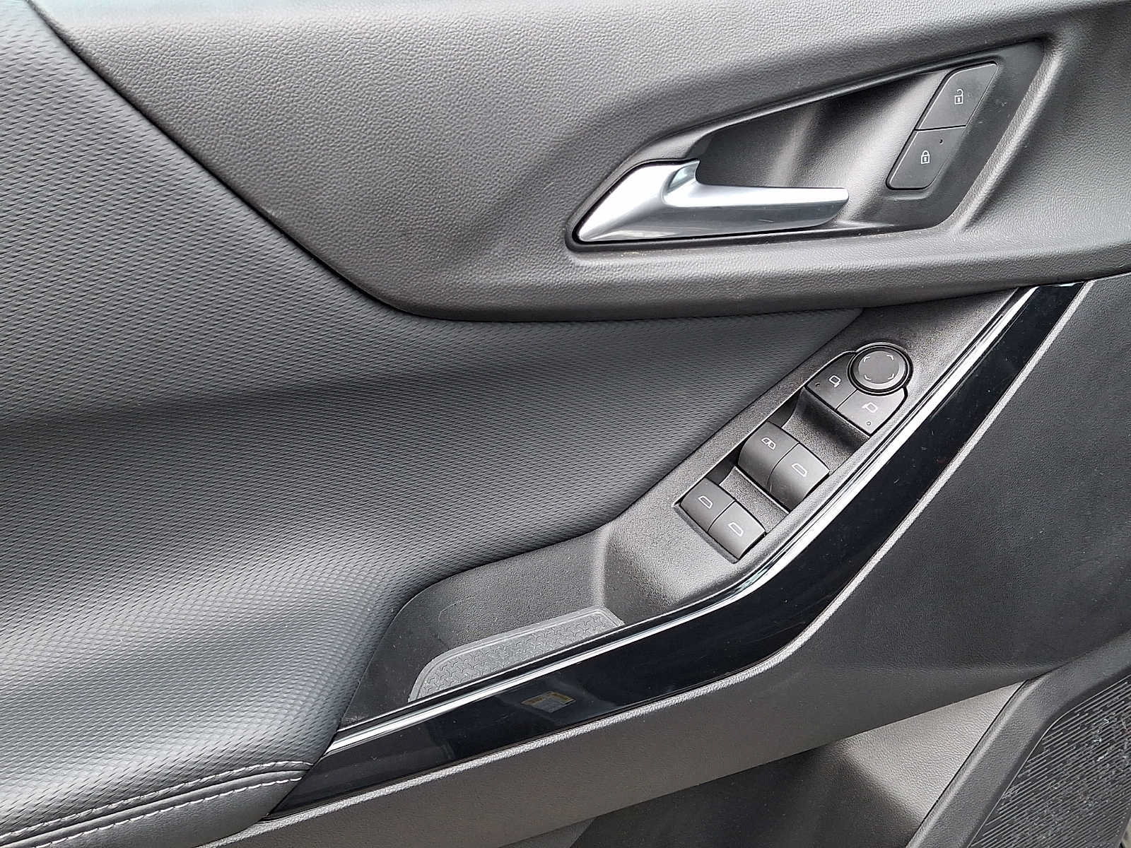 Certified 2025 Chevrolet Equinox LT AWD/4WD image 11