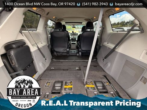 Used 2011 Toyota Sienna SE w/ Preferred Pkg FWD image 7