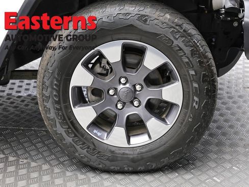 Used 2018 Jeep Wrangler Unlimited Sahara AWD/4WD image 88