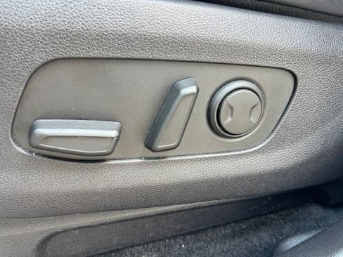 Certified 2024 Kia Carnival EX FWD image 30