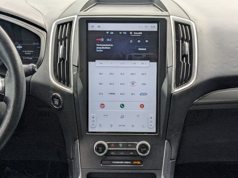 Used 2022 Ford Edge Titanium image 18