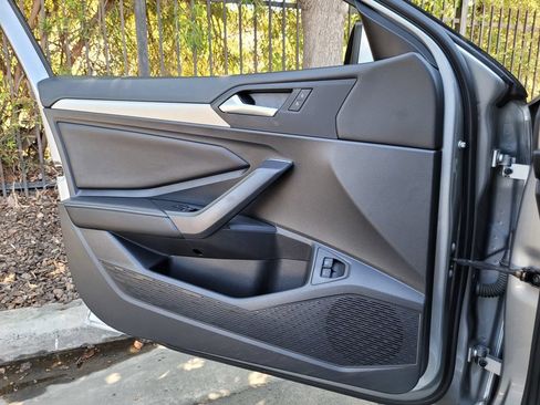 Used 2022 Volkswagen Jetta SE FWD image 25