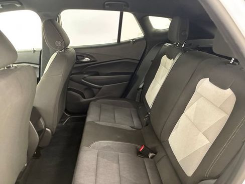 Used 2024 Chevrolet Trax RS FWD image 18
