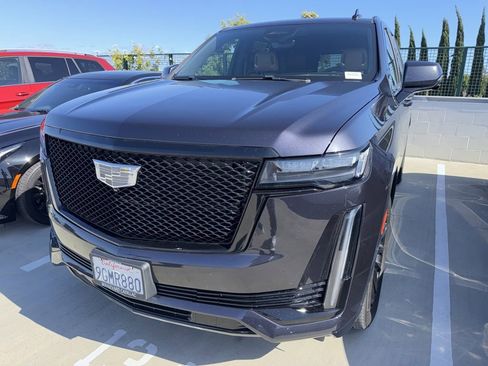 Used 2023 Cadillac Escalade Sport w/ LPO, ONYX Package AWD/4WD image 2