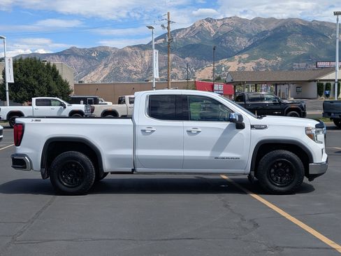 Used 2021 GMC Sierra 1500 SLE w/ X31 Off-Road Package AWD/4WD image 2