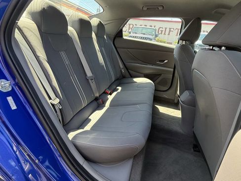 Used 2022 Hyundai Elantra SEL w/ Cargo Package FWD image 25