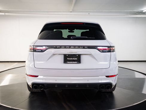 Certified 2023 Porsche Cayenne AWD/4WD image 6