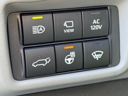 Used 2021 Toyota Highlander Platinum image 16