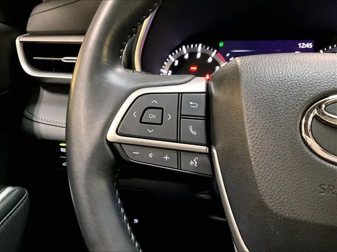 Used 2023 Toyota Highlander XLE image 24