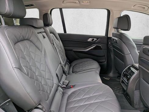 Certified 2025 BMW X7 xDrive40i w/ Climate Comfort Package AWD/4WD image 22