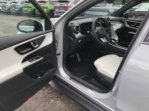 New 2026 Mercedes-Benz GLC 300 4MATIC image 10