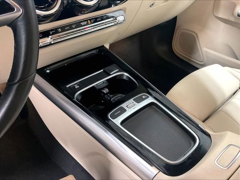 Used 2025 Mercedes-Benz GLA 250 4MATIC image 21