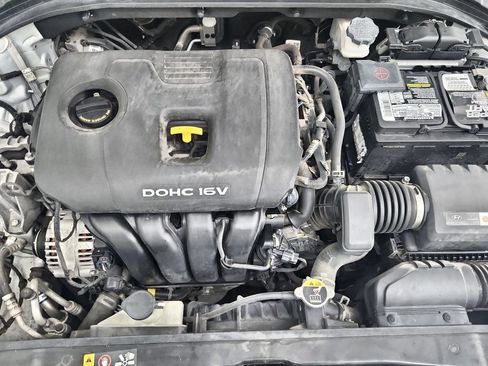 Used 2018 Hyundai Elantra Value Edition FWD image 37