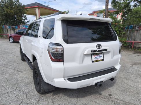 Used 2022 Toyota 4Runner SR5 Premium w/ Moonroof Package RWD image 5