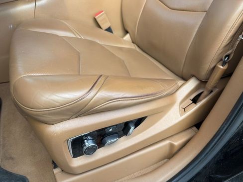 Used 2017 Cadillac Escalade Platinum image 22