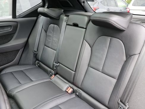 Certified 2024 Volvo XC40 B5 Ultimate w/ Protection Package Premier AWD/4WD image 40