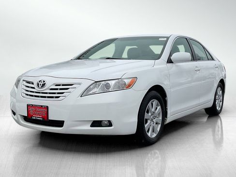 Used 2009 Toyota Camry XLE image 1
