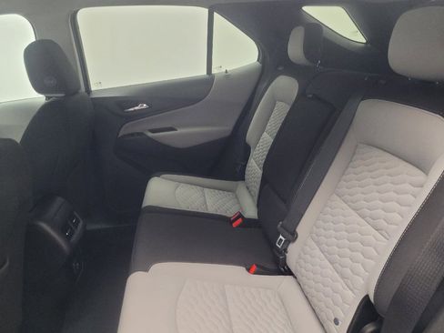 Used 2020 Chevrolet Equinox LT image 18