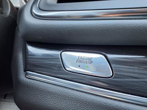 Used 2023 Buick Enclave Essence w/ Sport Touring Edition image 10