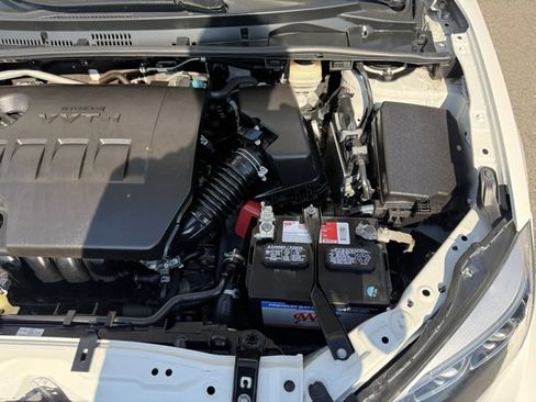 Used 2017 Toyota Corolla SE image 28