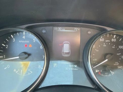 Used 2017 Nissan Rogue S AWD/4WD image 16