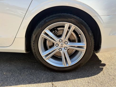 Used 2018 Volvo S90 T5 Momentum w/ Momentum Plus Package FWD image 40