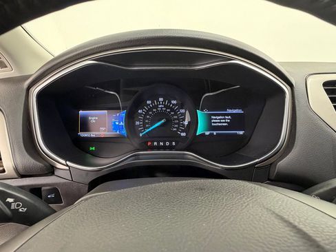 Used 2016 Ford Fusion SE w/ Equipment Group 202A image 18