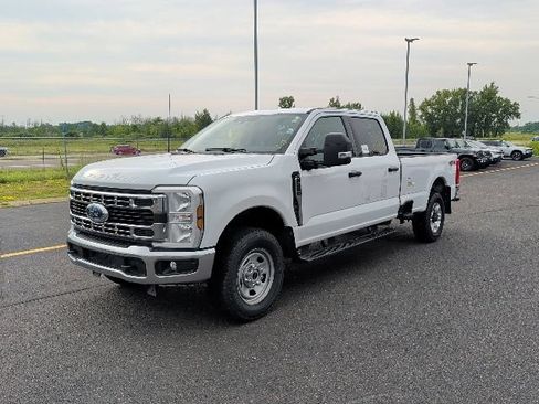 Used 2024 Ford F250 XLT AWD/4WD image 1