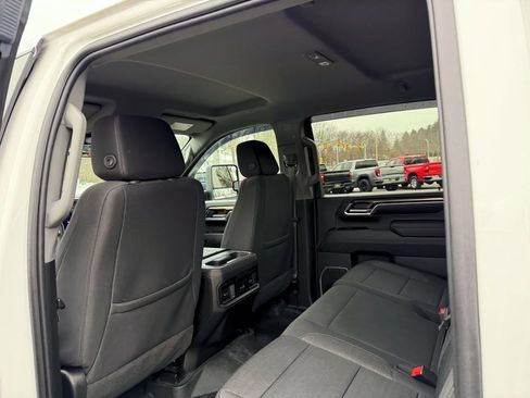 Used 2024 Chevrolet Silverado 2500 LT w/ Convenience Package image 8