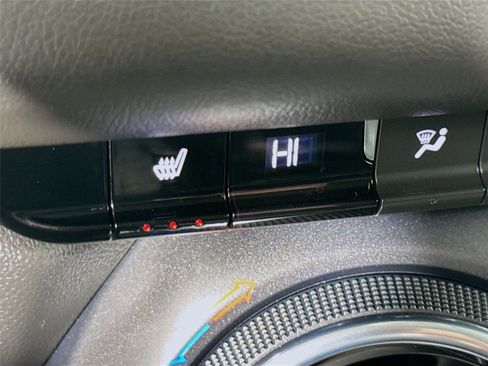 Used 2022 Chevrolet Blazer LT image 19