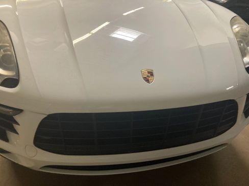Used 2017 Porsche Macan AWD/4WD image 10