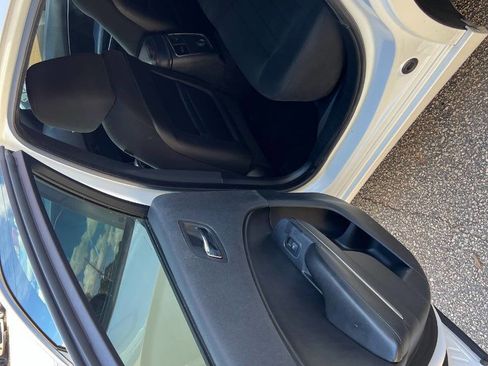 Used 2014 Dodge Charger SXT image 12