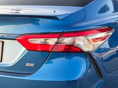 Used 2019 Toyota Camry SE image 25