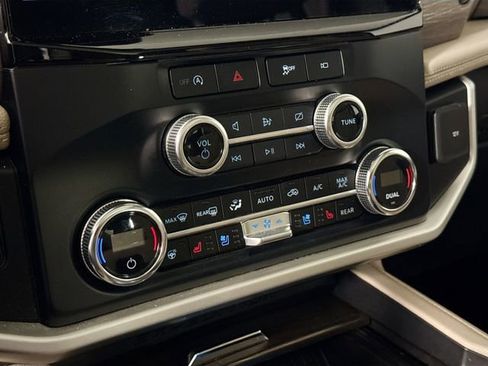 Used 2024 Ford Expedition Max Limited image 35