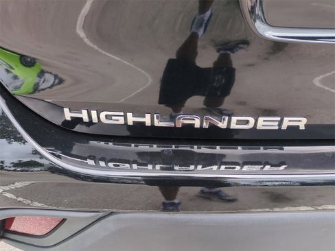 Used 2024 Toyota Highlander LE image 14