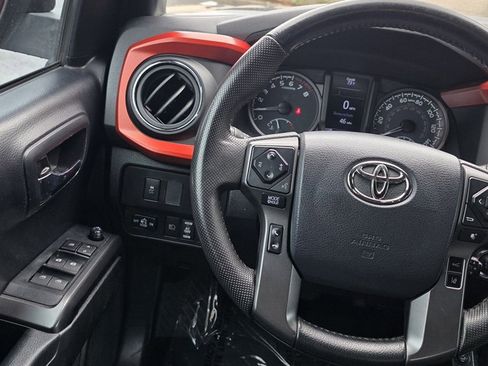 Used 2020 Toyota Tacoma 4x4 Double Cab image 19