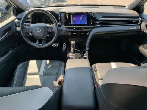 Used 2025 Toyota Camry SE FWD image 25