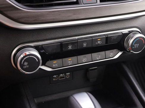Used 2025 Nissan Altima 2.5 SV FWD image 18