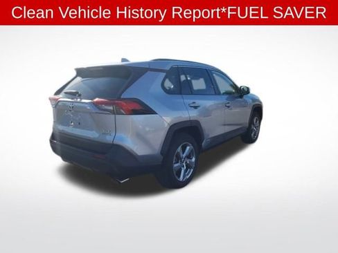Used 2021 Toyota RAV4 XLE Premium image 5