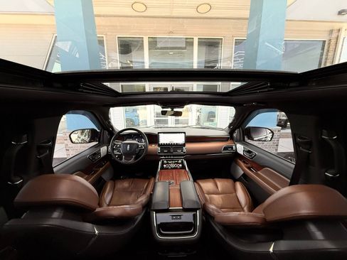 Used 2023 Lincoln Navigator Reserve AWD/4WD image 32