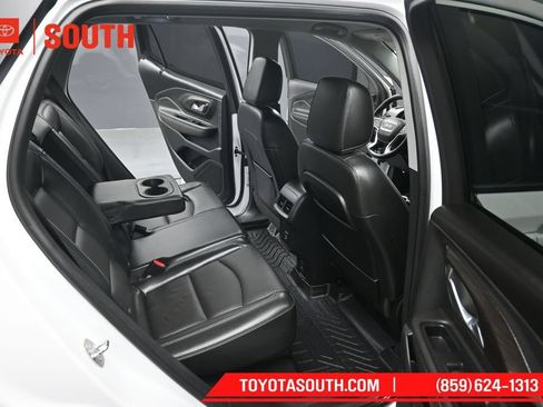 Used 2023 GMC Terrain SLT FWD image 30