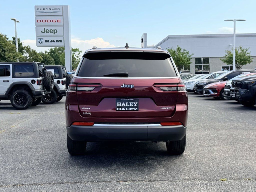 Used 2024 Jeep Grand Cherokee L Limited AWD/4WD image 3