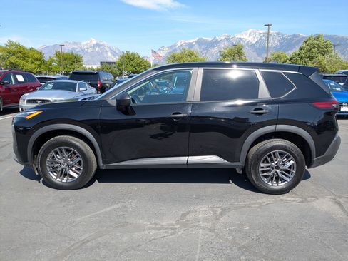 Used 2023 Nissan Rogue S AWD/4WD image 9
