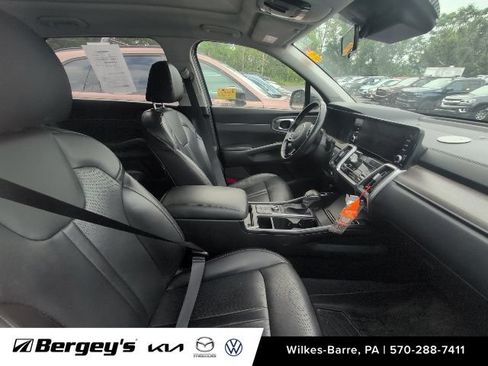 Used 2022 Kia Sorento S w/ Panoramic Sunroof Package AWD/4WD image 5