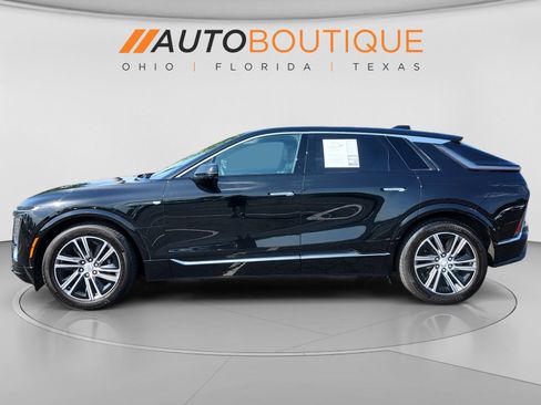 Used 2024 Cadillac Lyriq Luxury AWD/4WD image 2